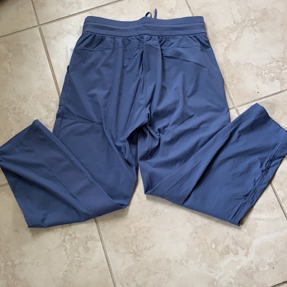 New Lululemon Beyond the Studio Crop - Picture 6 of 7